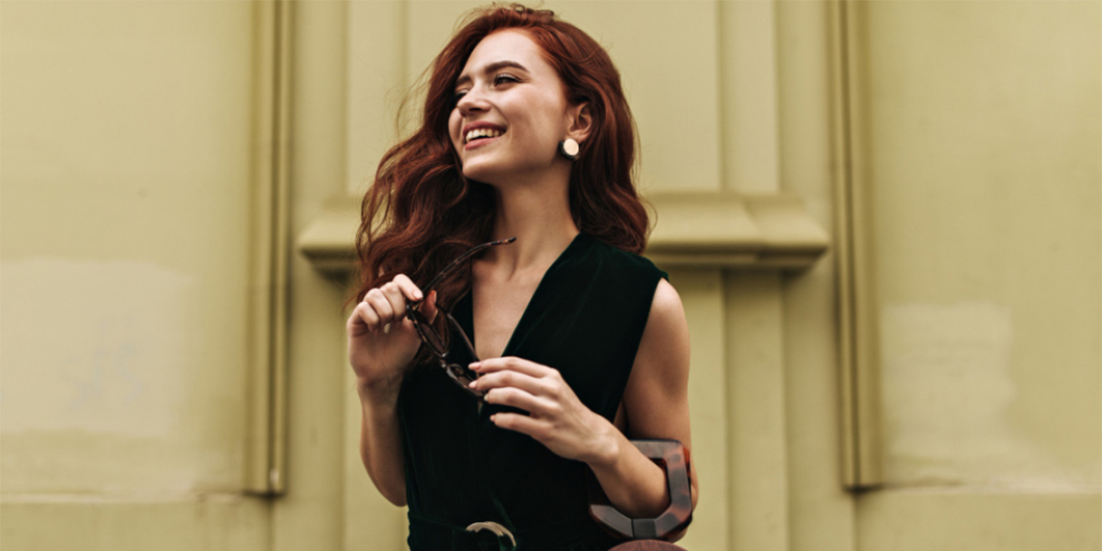 Como destacar seu look básico com semijoias certas