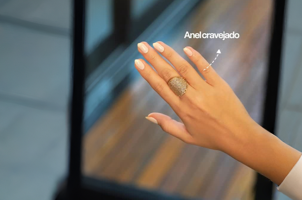 Munrá Semijoias: Anel cravejado que transforma seu visual